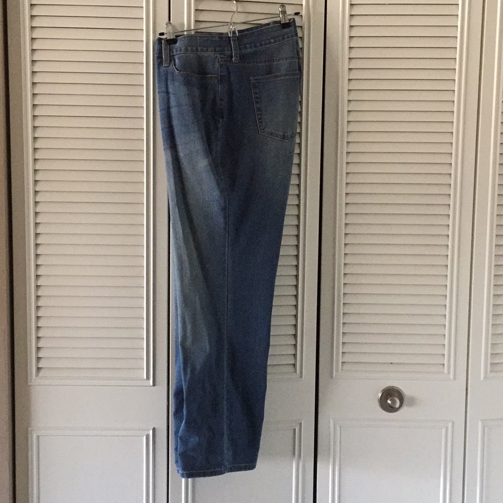 Straight leg blue jeans